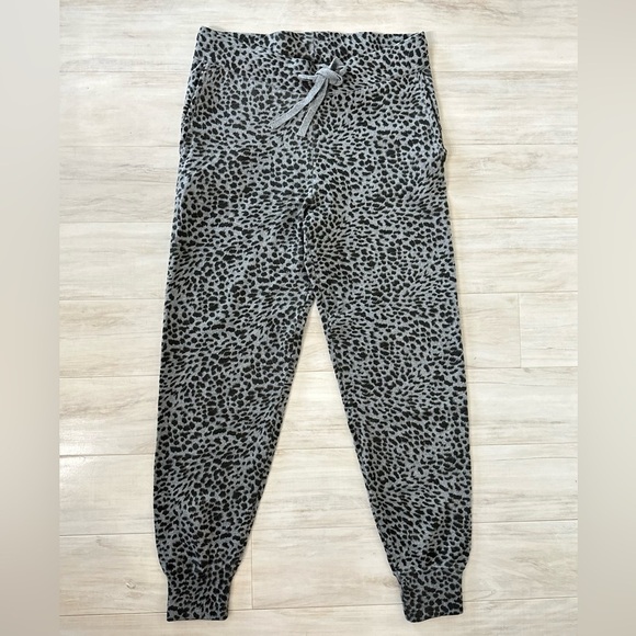 NWT Monrow Leopard Prints Cashmere Blended Jogger - Picture 1 of 6